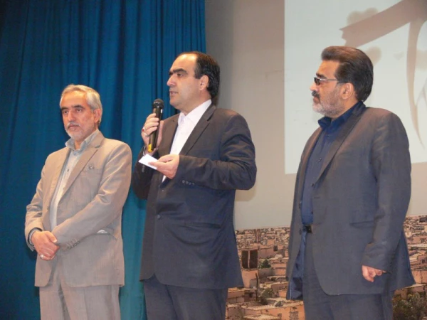 استاد فرجیان، معاون آموزشی، پژوهشی و فرهنگی پردیس  در جمع دانشجومعلمان :

زمان برگزاری آزمون جامع مرداد ماه سال95خواهد بود.
 16