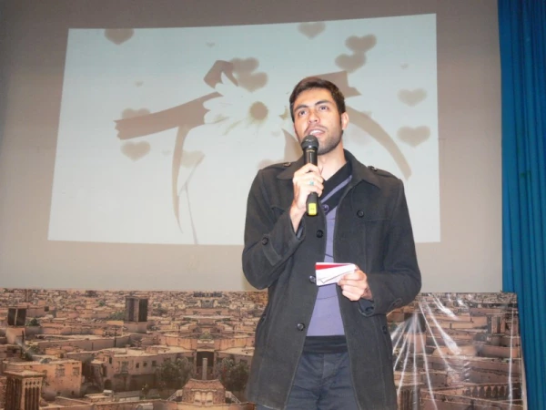 استاد فرجیان، معاون آموزشی، پژوهشی و فرهنگی پردیس  در جمع دانشجومعلمان :

زمان برگزاری آزمون جامع مرداد ماه سال95خواهد بود.
 19