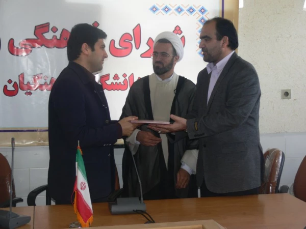 تقدیر از برگزیدگان جشنواره فعالیتهای ورزشی پردیس شهیدان پاکنژاد 16