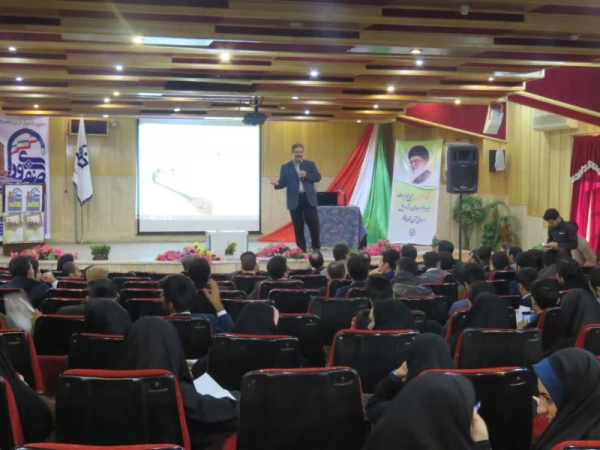 در اولین روز همایش کشوری دبیران شورای صنفی-رفاهی دانشگاه فرهنگیان برگزار شد :

کارگاه های آموزشی با موضوعات آشنایی با فرق و مذاهب نوظهور؛ مهارت های زندگی و فضای مجازی
 3