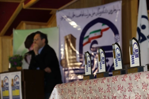 سرپرست دانشگاه فرهنگیان در مراسم اختتامیه همایش کشوری دبیران شورای صنفی-رفاهی دانشگاه فرهنگیان:

شوراهای صنفی، پلی از دانشجویی به شهروندی 10