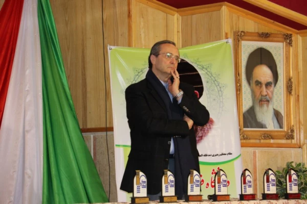 سرپرست دانشگاه فرهنگیان در مراسم اختتامیه همایش کشوری دبیران شورای صنفی-رفاهی دانشگاه فرهنگیان:

شوراهای صنفی، پلی از دانشجویی به شهروندی 13