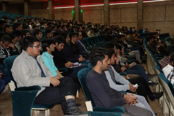 دکتر رضایی، سرپرست امور پردیس های استانی دانشگاه فرهنگیان استان یزد: 

بنده انتقاد پذیری را یک فرصت می دانم و آن را موتور محرک مسؤولان
 6