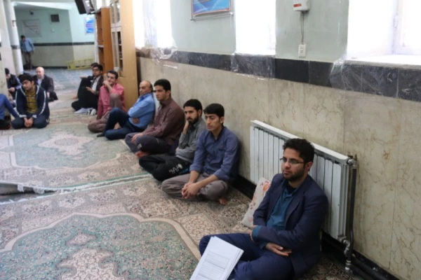 در آستانه سالروز شهادت حضرت زهرا(س) در نمازخانه پردیس برگزار می شود:

مراسم سخنرانی استاد آبایی و مداحی مداحان اهل بیت 
 7