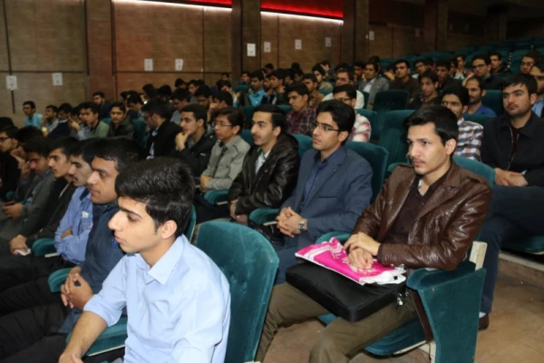 با حضور مسؤولین اداره کل آموزش و پرورش استان یزد در پردیس برگزار شد :
کارگاه آموزشی تبیین امور استخدامی و مالی دانشجومعلمان
 8