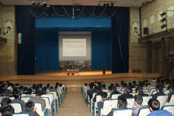 با حضور مسؤولین اداره کل آموزش و پرورش استان یزد در پردیس برگزار شد :
کارگاه آموزشی تبیین امور استخدامی و مالی دانشجومعلمان
 13