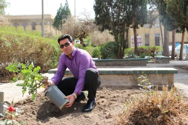 در پردیس شهیدان پاک نژاد یزد صورت گرفت:

کاشت نهال به مناسبت نکوداشت هفته منابع طبیعی و روز درخت کاری 14