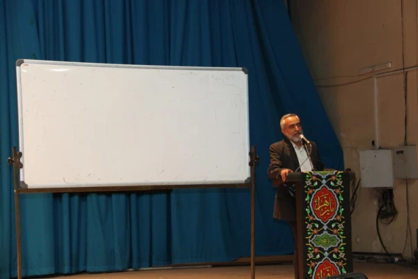 در پردیس شهیدان پاک نژاد برگزار شد:

کارگاه آموزشی اجرای درس پروژه 4