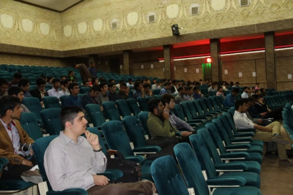 کارگاه آموزشی مهارت های استفاده از نرم افزار پاورپوینت برگزار شد. 4