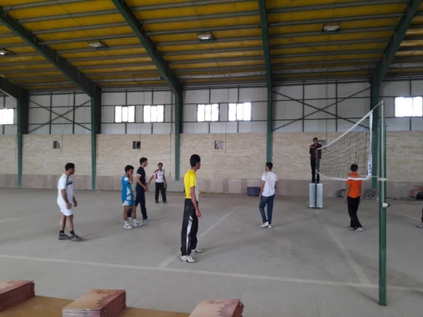 با همت واحد تربیت بدنی پردیس برگزار شد:

مسابقات  والیبال  8