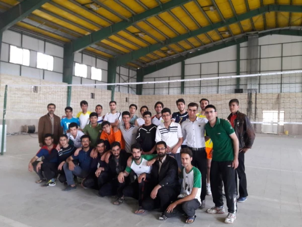 با همت واحد تربیت بدنی پردیس برگزار شد:

مسابقات  والیبال  9