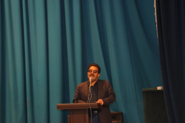 در پردیس شیدان پاک نژاد برگزار شد:

کارگاه آموزشی جاسوسی سایبری
 3