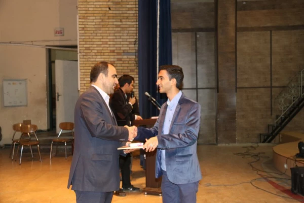 در پردیس شیدان پاک نژاد برگزار شد:

کارگاه آموزشی جاسوسی سایبری
 9