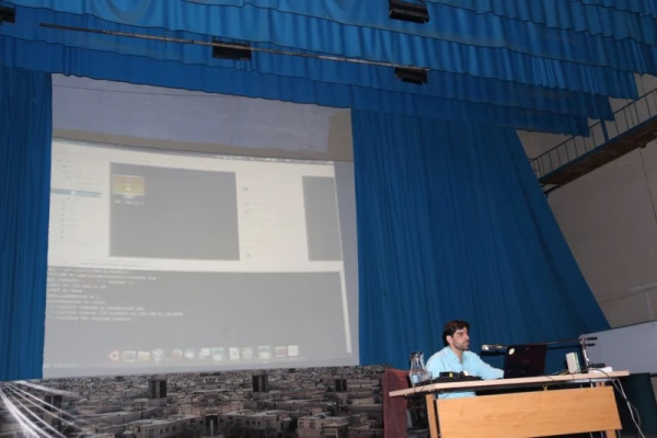 در پردیس شیدان پاک نژاد برگزار شد:

کارگاه آموزشی جاسوسی سایبری
 11