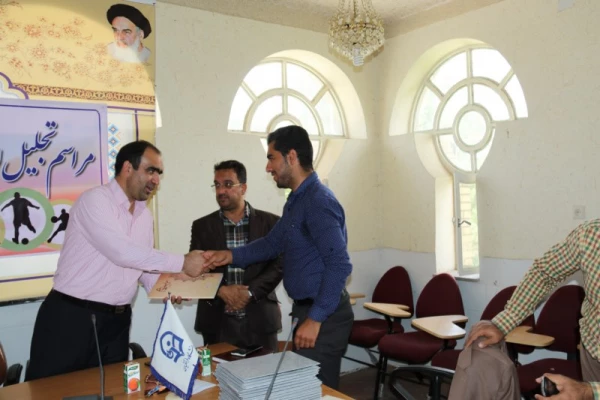 تجلیل برترین های ورزشی پردیس شهیدان پاک نژاد 10