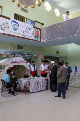 به مناسبت هفته دفاع مقدس برگزار شد :

نمایشگاه عکس رشادت ها و جانفشانی های شهدای امدادگر استان یزد 3