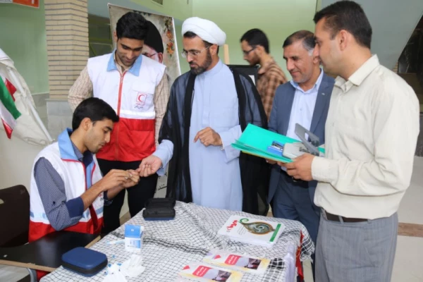 به مناسبت هفته دفاع مقدس برگزار شد :

نمایشگاه عکس رشادت ها و جانفشانی های شهدای امدادگر استان یزد 6