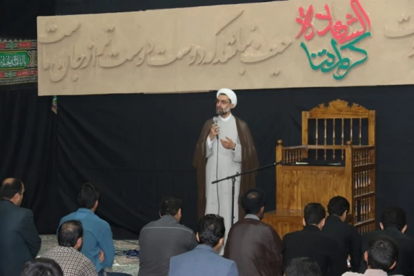 مدیرعامل بنیاد فرهنگی حضرت مهدی (عج) در جمع نمازگزاران پردیس :

شناخت درست حرکت مهدویت، لازمه اش شناخت درست وظیفه در هر زمان و عمل به آن است.
 5