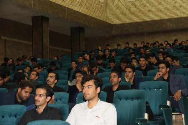 با همت امور فرهنگی پردیس برگزار شد :

همایش علمی عاشورایی 
 6