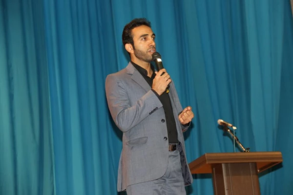 با همت امور فرهنگی پردیس برگزار شد :

همایش علمی عاشورایی 
 8