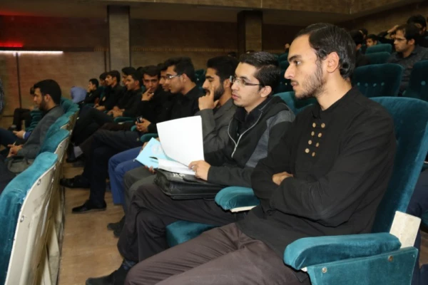 با همت امور فرهنگی پردیس برگزار شد :

همایش علمی عاشورایی 
 17