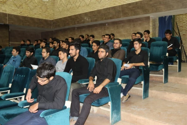 با همت امور فرهنگی پردیس برگزار شد :

همایش علمی عاشورایی 
 18