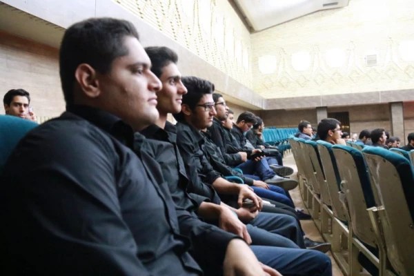 با همت امور فرهنگی پردیس برگزار شد :

همایش علمی عاشورایی 
 21