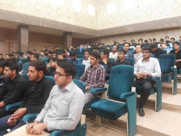 با حضور معاون آموزش متوسطه اداره کل آموزش و پرورش برگزار شد :

کارگاه آموزشی تبیین سند تحول بنیادین آموزش و پرورش 7