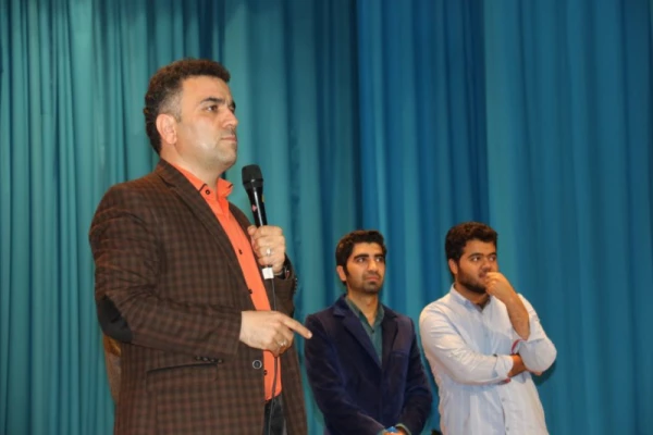 با حضور دکتر گرامی برگزار شد :

کارگاه آموزشی آشنایی با مرکز مشاوره پردیس  5