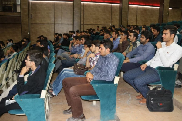 با حضور دکتر گرامی برگزار شد :

کارگاه آموزشی آشنایی با مرکز مشاوره پردیس  9