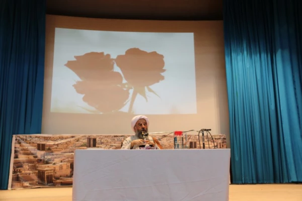 به مناسبت هفته کتاب و کتابخوانی برگزار شد :

کارگاه آموزشی تبیین جایگاه و اهمیت کتاب و مطالعه در ایران و اسلام 5