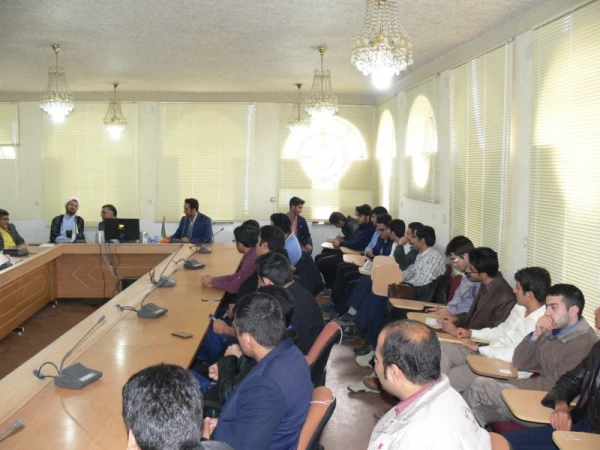 با مساعدت و مشارکت انجمن علمی شعر و ادب فارسی دانشجومعلمان پردیس برگزار شد:

همایش علمی- ادبی با حضور استادان و دانشجومعلمان شاعر 2