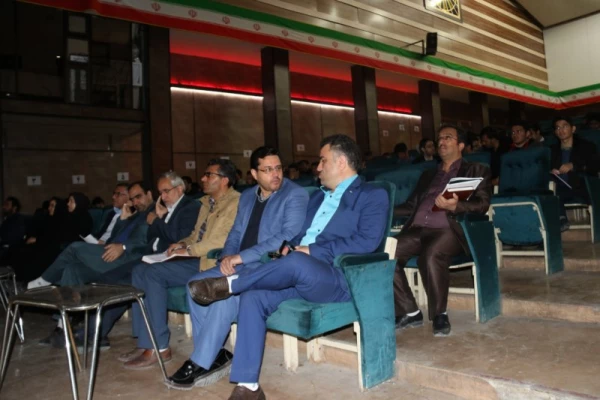 با همکاری اداره کل حفاظت محیط زیست استان یزد برگزار شد:

کارگاه آموزشی محیط زیست 6