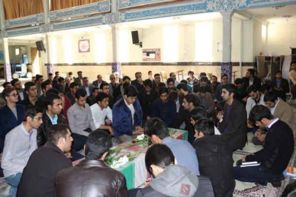 در ایام شهادت حضرت زهرا(س) :

عطر شهادت در فضای دانشگاه فرهنگیان یزد پیچید. 3