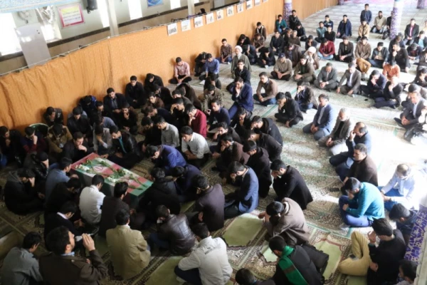 در ایام شهادت حضرت زهرا(س) :

عطر شهادت در فضای دانشگاه فرهنگیان یزد پیچید. 5