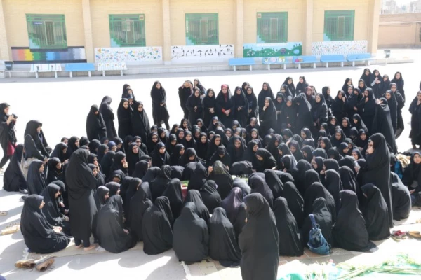 در ایام شهادت حضرت زهرا(س) :

عطر شهادت در فضای دانشگاه فرهنگیان یزد پیچید. 10