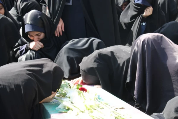 در ایام شهادت حضرت زهرا(س) :

عطر شهادت در فضای دانشگاه فرهنگیان یزد پیچید. 14