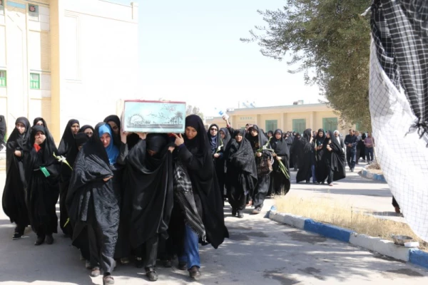 در ایام شهادت حضرت زهرا(س) :

عطر شهادت در فضای دانشگاه فرهنگیان یزد پیچید. 18