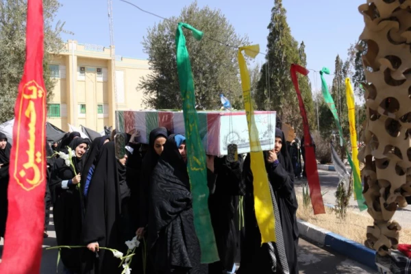 در ایام شهادت حضرت زهرا(س) :

عطر شهادت در فضای دانشگاه فرهنگیان یزد پیچید. 19