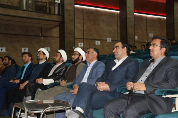 در ادامه سسلسه کارگاه های آموزشی روزهای یکشنبه :

کارگاه آموزشی «خودشناسی و درمان ریشه ای کسب آرامش و سعادت انسان، از طریق نماز» برگزار شد 6