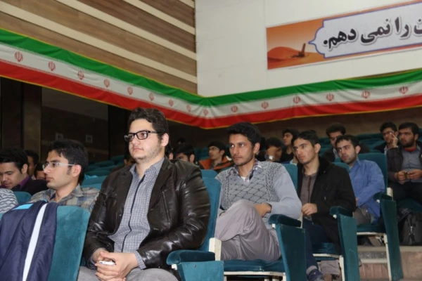 در ادامه سسلسه کارگاه های آموزشی روزهای یکشنبه :

کارگاه آموزشی «خودشناسی و درمان ریشه ای کسب آرامش و سعادت انسان، از طریق نماز» برگزار شد 8