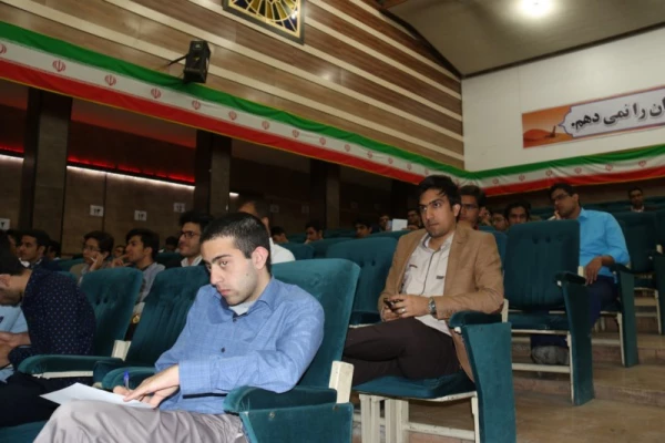 همزمان با روز هنرانقلاب اسلامی و شهادت مرتضی آوینی:

کارگاه آموزشی نقد و تحلیل منتخبی از فیلم های جشنواره بین المللی رشد  برگزار شد 3