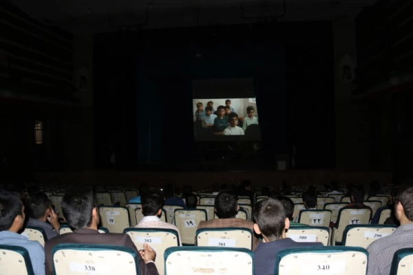 همزمان با روز هنرانقلاب اسلامی و شهادت مرتضی آوینی:

کارگاه آموزشی نقد و تحلیل منتخبی از فیلم های جشنواره بین المللی رشد  برگزار شد 5