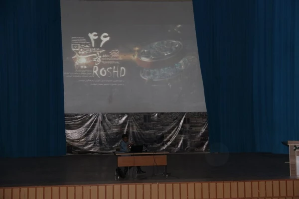 همزمان با روز هنرانقلاب اسلامی و شهادت مرتضی آوینی:

کارگاه آموزشی نقد و تحلیل منتخبی از فیلم های جشنواره بین المللی رشد  برگزار شد 7