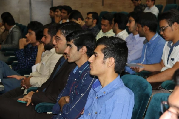 کارگاه آموزشی «یزدشناسی و قابلیت های گردشگری یزد» برگزار شد. 5