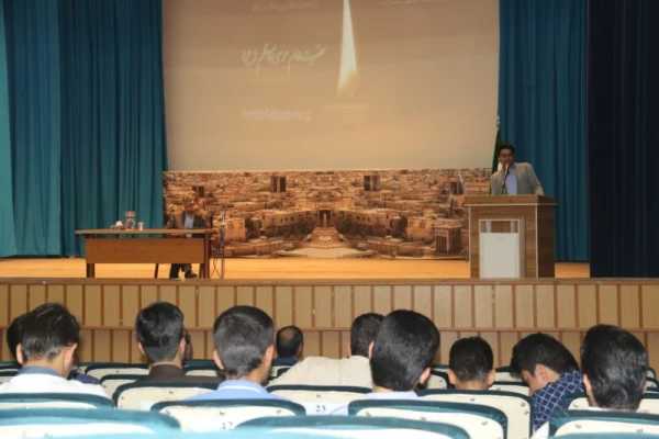 کارگاه آموزشی «یزدشناسی و قابلیت های گردشگری یزد» برگزار شد. 6