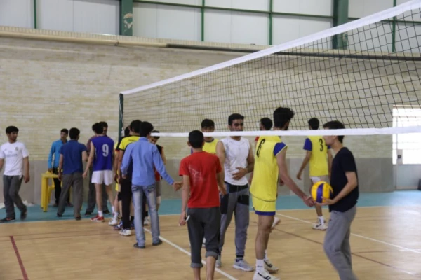 برگزاری مسابقه والیبال درپردیس شهیدان پاک نژاد 5