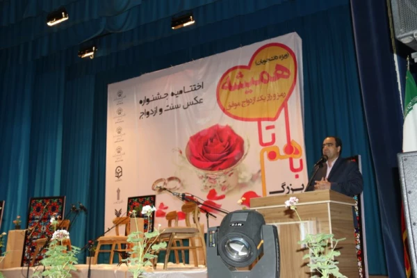 در راستای توافق نامه ی فی مابین دانشگاه فرهنگیان یزد و دانشگاه علوم پزشکی شهید صدوقی:

همایش بزرگ رمز و راز یک ازدواج موفق برگزار شد 4