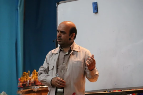 در راستای توافق نامه ی فی مابین دانشگاه فرهنگیان یزد و دانشگاه علوم پزشکی شهید صدوقی:

همایش بزرگ رمز و راز یک ازدواج موفق برگزار شد 5