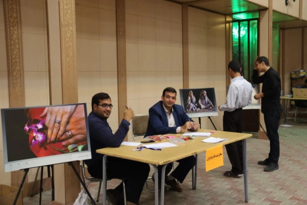 در راستای توافق نامه ی فی مابین دانشگاه فرهنگیان یزد و دانشگاه علوم پزشکی شهید صدوقی:

همایش بزرگ رمز و راز یک ازدواج موفق برگزار شد 14